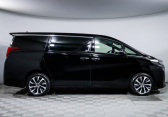 Подержанный автомобиль Toyota Alphard 2019 года (4 фото)