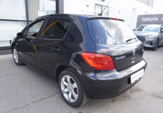 Подержанный автомобиль Peugeot 307 Hatchback 2006 года (7 фото)