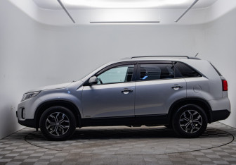 Подержанный автомобиль Kia Sorento 2013 года (2 фото)