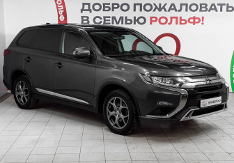 Подержанный автомобиль Mitsubishi Outlander 2018 года (3 фото)