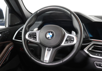 Подержанный автомобиль BMW X6 2020 года (13 фото)