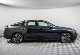 Подержанный автомобиль Kia K5 2021 года (4 фото)