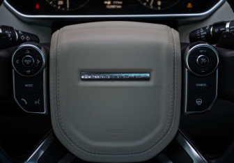 Подержанный автомобиль Land Rover Range Rover 2017 года (27 фото)