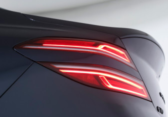 Подержанный автомобиль Genesis G70 2022 года (22 фото)