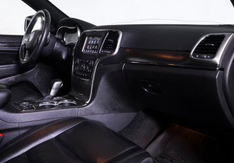 Подержанный автомобиль Jeep Grand Cherokee 2018 года (10 фото)