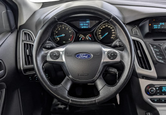 Подержанный автомобиль Ford Focus Wagon 2013 года (22 фото)