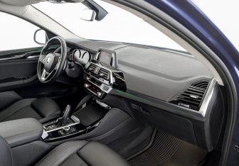 Подержанный автомобиль BMW X4 2019 года (11 фото)