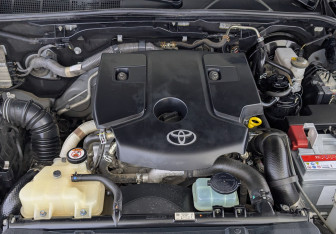 Подержанный автомобиль Toyota Hilux 2022 года (9 фото)