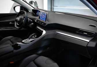 Подержанный автомобиль Peugeot 3008 2021 года (26 фото)
