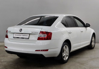 Подержанный автомобиль Skoda Octavia Liftback 2016 года (5 фото)