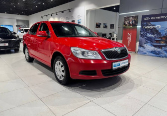 Подержанный автомобиль Skoda Octavia Liftback 2012 года (3 фото)