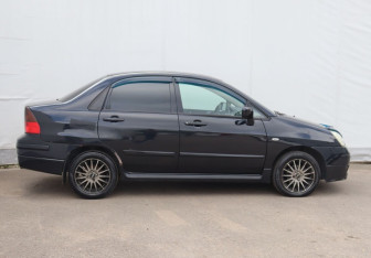 Подержанный автомобиль Suzuki Liana Sedan 2006 года (7 фото)