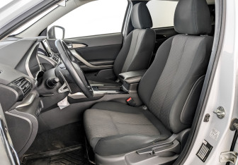 Подержанный автомобиль Mitsubishi Eclipse Cross 2021 года (20 фото)