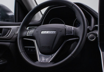 Подержанный автомобиль Haval M6 2024 года (15 фото)