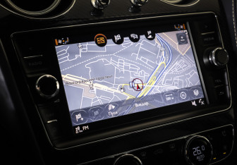 Подержанный автомобиль Bentley Bentayga 2016 года (18 фото)