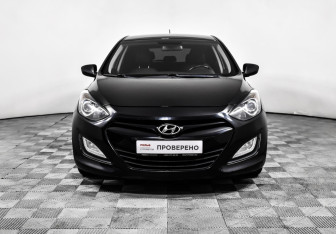 Подержанный автомобиль Hyundai i30 Hatchback 2012 года (2 фото)