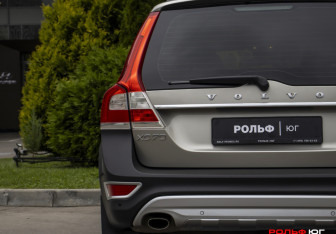 Подержанный автомобиль Volvo XC70 2014 года (23 фото)