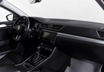 Подержанный автомобиль Skoda Superb Liftback 2016 года (17 фото)
