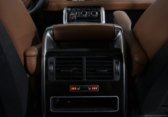 Подержанный автомобиль Land Rover Range Rover Sport 2015 года (19 фото)