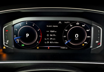 Подержанный автомобиль Volkswagen Tiguan 2019 года (13 фото)