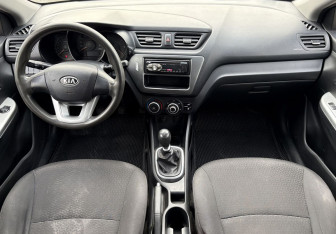 Подержанный автомобиль Kia Rio Hatchback 2012 года (10 фото)