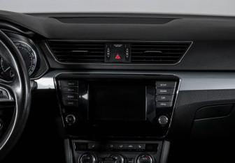 Подержанный автомобиль Skoda Superb Liftback 2015 года (12 фото)
