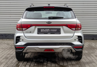 Подержанный автомобиль Kia Rio Hatchback 2021 года (6 фото)