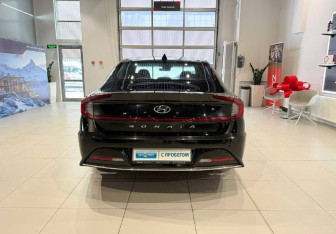 Подержанный автомобиль Hyundai Sonata 2020 года (5 фото)