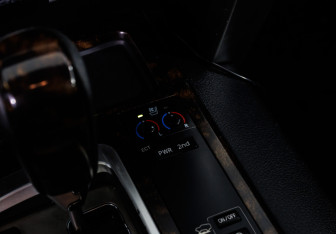 Подержанный автомобиль Toyota Land Cruiser Suv 2013 года (19 фото)
