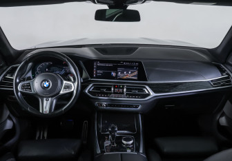 Подержанный автомобиль BMW X7 2020 года (14 фото)