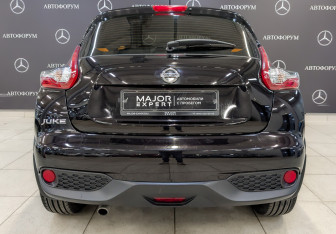 Подержанный автомобиль Nissan Juke 2017 года (6 фото)