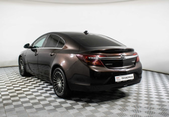Подержанный автомобиль Opel Insignia Liftback 2013 года (7 фото)