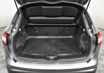 Подержанный автомобиль Nissan Qashqai 2015 года (17 фото)