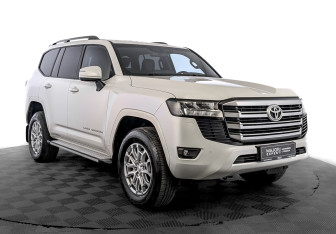 Подержанный автомобиль Toyota Land Cruiser Suv 2023 года (3 фото)