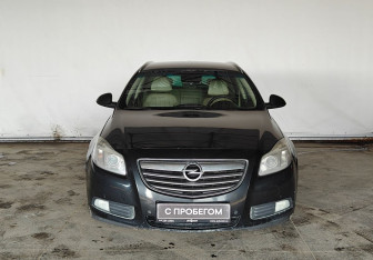 Подержанный автомобиль Opel Insignia Wagon 2011 года (2 фото)