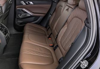 Подержанный автомобиль BMW X6 2020 года (18 фото)