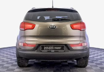 Подержанный автомобиль Kia Sportage 2015 года (6 фото)