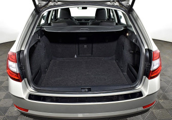 Подержанный автомобиль Skoda Octavia Wagon 2017 года (15 фото)