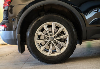 Подержанный автомобиль Audi Q5 2017 года (26 фото)