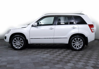Подержанный автомобиль Suzuki Grand Vitara 2014 года (3 фото)