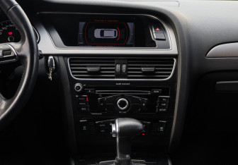 Подержанный автомобиль Audi A4 Wagon 2013 года (10 фото)
