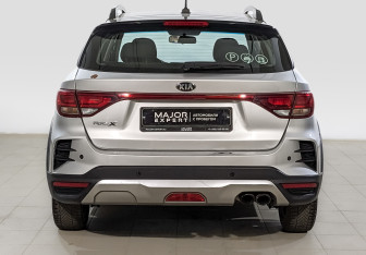 Подержанный автомобиль Kia Rio Hatchback 2021 года (6 фото)