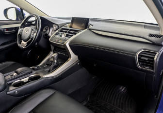 Подержанный автомобиль Lexus NX 2016 года (11 фото)