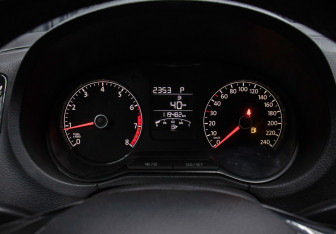 Подержанный автомобиль Volkswagen Polo Sedan 2017 года (13 фото)