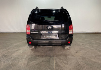 Подержанный автомобиль Nissan Pathfinder 2011 года (5 фото)