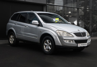 Подержанный автомобиль SsangYong Kyron 2010 года (3 фото)