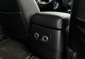 Подержанный автомобиль Mitsubishi Pajero 2011 года (25 фото)