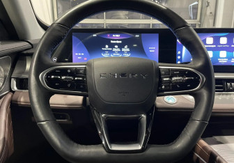 Подержанный автомобиль Chery Tiggo 8 Pro Plug-in Hybrid 2023 года (14 фото)