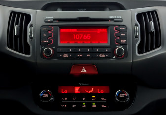 Подержанный автомобиль Kia Sportage 2011 года (15 фото)