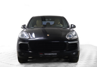 Подержанный автомобиль Porsche Cayenne 2014 года (2 фото)